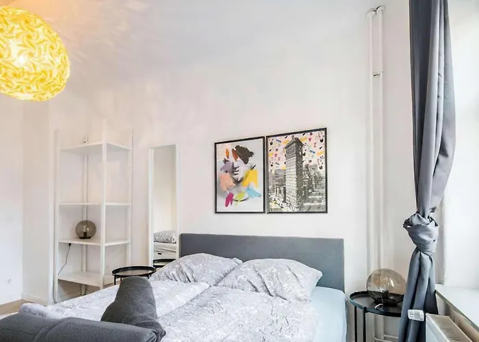 Spacious Two Br Close To Stadtpark And Street Parking Hamburg